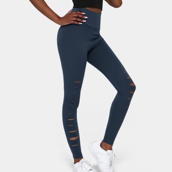 Halara In My Feels High Waisted Ripped Leggings size XS - Picture 1 of 7